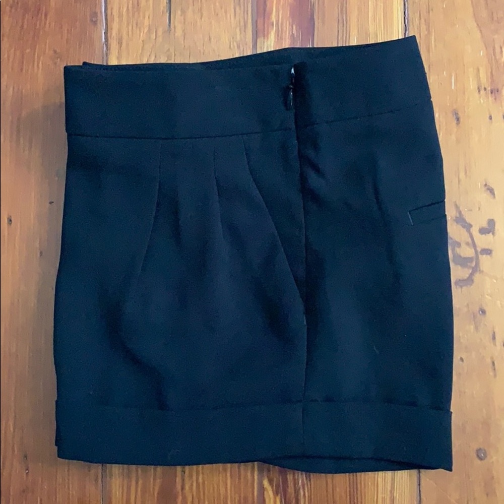 Express pleated shorts